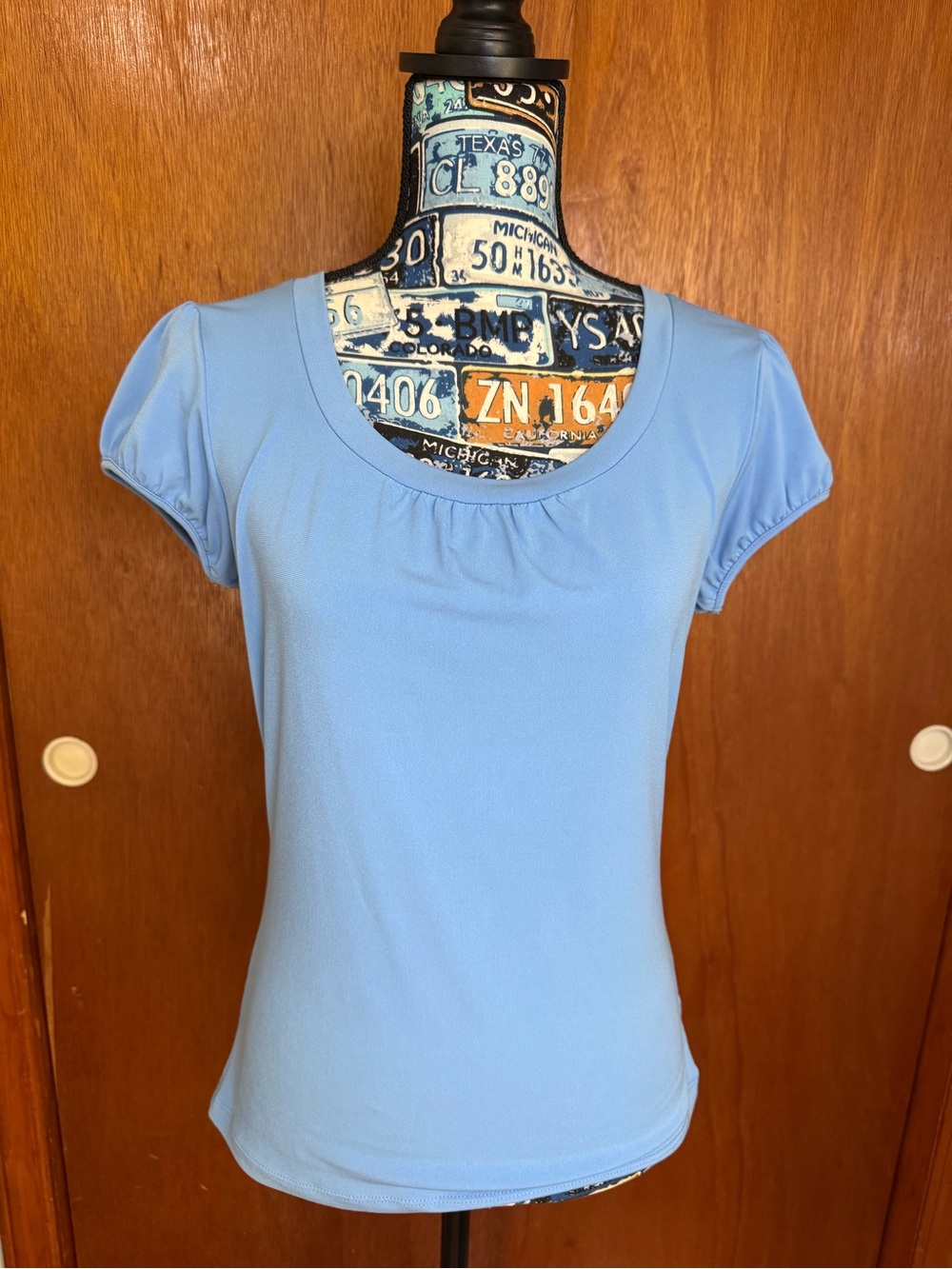 Worthington Light Blue Scoop Neck Short Sleeve Women's Medium Top